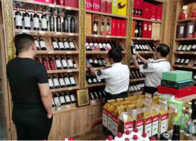 市市场监管局龙华局开展“九号查酒”专项执法行动