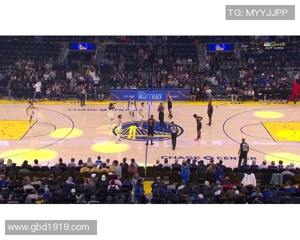 今天勇士与猛龙激战正酣比分更新快报精彩瞬间回顾