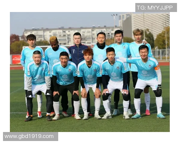 冈山绿雏与赞岐的激烈对决展现足球魅力与团队精神