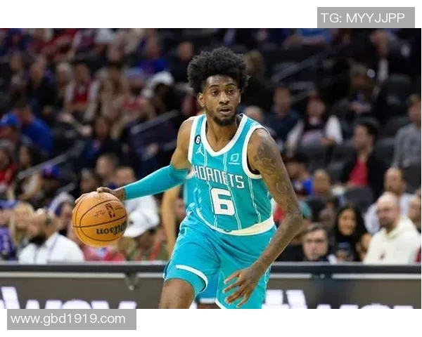 2012年12月6日尼克斯与山猫的激烈对决回顾与精彩瞬间分析