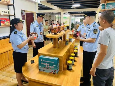 防城区市场监督管理局开展散装白酒、自制泡酒市场专项整治行动